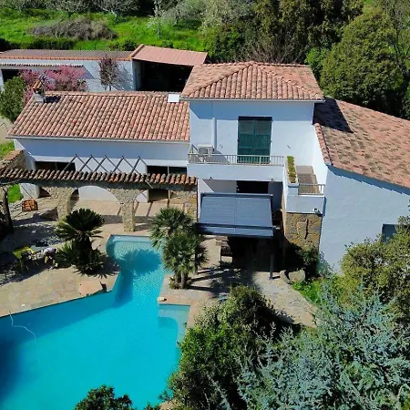 A Casa Di Ficu A 14kms D'ajaccio Et Des Plages Avec Piscine Jacuzzi Petanque Sans Vis A Vis Peri