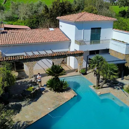 A Casa Di Ficu A 14kms D'ajaccio Et Des Plages Avec Piscine Jacuzzi Petanque Sans Vis A Vis * Peri