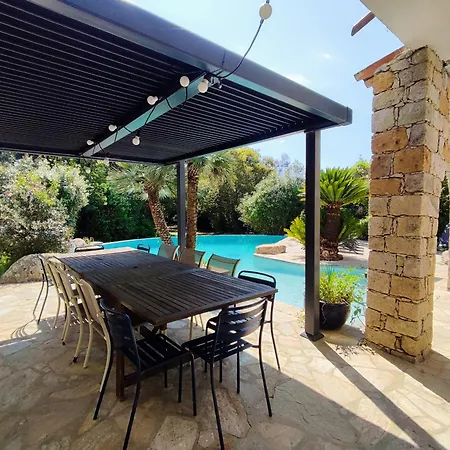 Villa A Casa Di Ficu A 14kms D'ajaccio Et Des Plages Avec Piscine Jacuzzi Petanque Sans Vis A Vis Peri