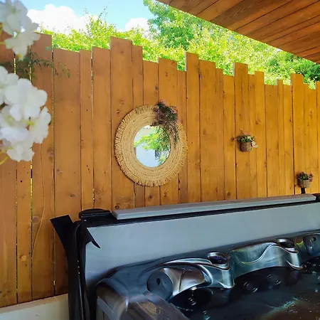 A Casa Di Ficu à 14kms D'ajaccio Et Des Plages Avec Piscine Jacuzzi Pétanque Sans Vis à Vis