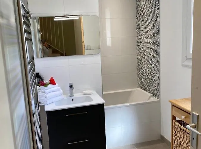 A Casa Di Ficu A 14kms D'ajaccio Et Des Plages Avec Piscine Jacuzzi Petanque Sans Vis A Vis Vila *