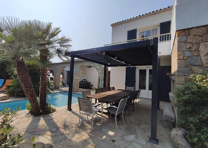 A Casa Di Ficu A 14kms D'ajaccio Et Des Plages Avec Piscine Jacuzzi Petanque Sans Vis A Vis Peri