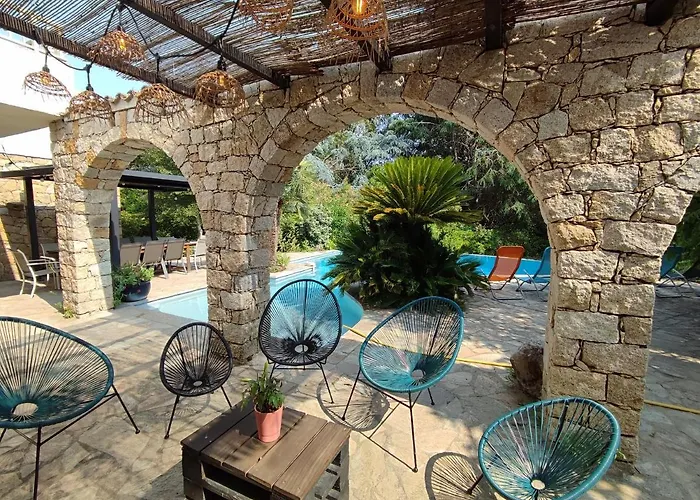 A Casa Di Ficu A 14kms D'ajaccio Et Des Plages Avec Piscine Jacuzzi Petanque Sans Vis A Vis * Peri