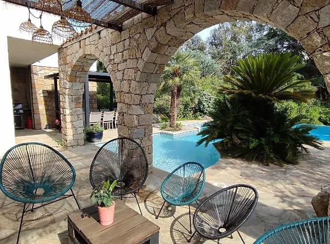 A Casa Di Ficu A 14kms D'ajaccio Et Des Plages Avec Piscine Jacuzzi Petanque Sans Vis A Vis * Peri