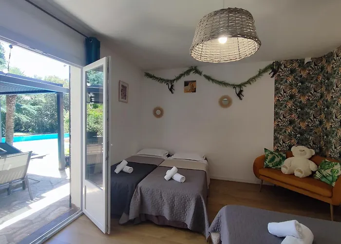 A Casa Di Ficu A 14kms D'ajaccio Et Des Plages Avec Piscine Jacuzzi Petanque Sans Vis A Vis Peri