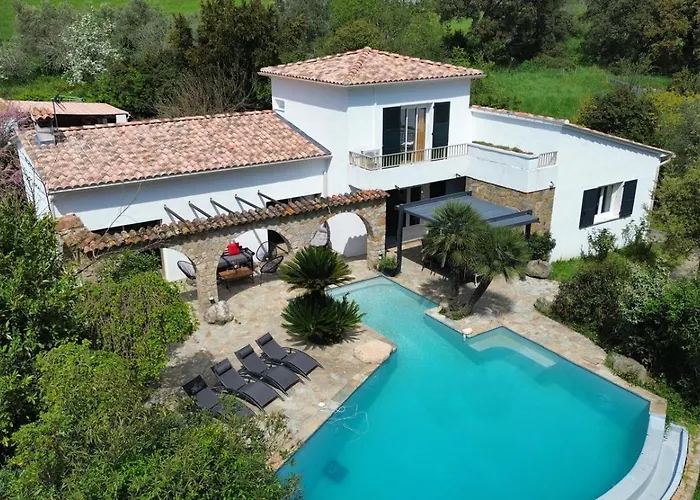 Villa A Casa Di Ficu A 14kms D'ajaccio Et Des Plages Avec Piscine Jacuzzi Petanque Sans Vis A Vis *