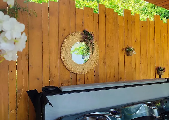 A Casa Di Ficu A 14kms D'ajaccio Et Des Plages Avec Piscine Jacuzzi Petanque Sans Vis A Vis